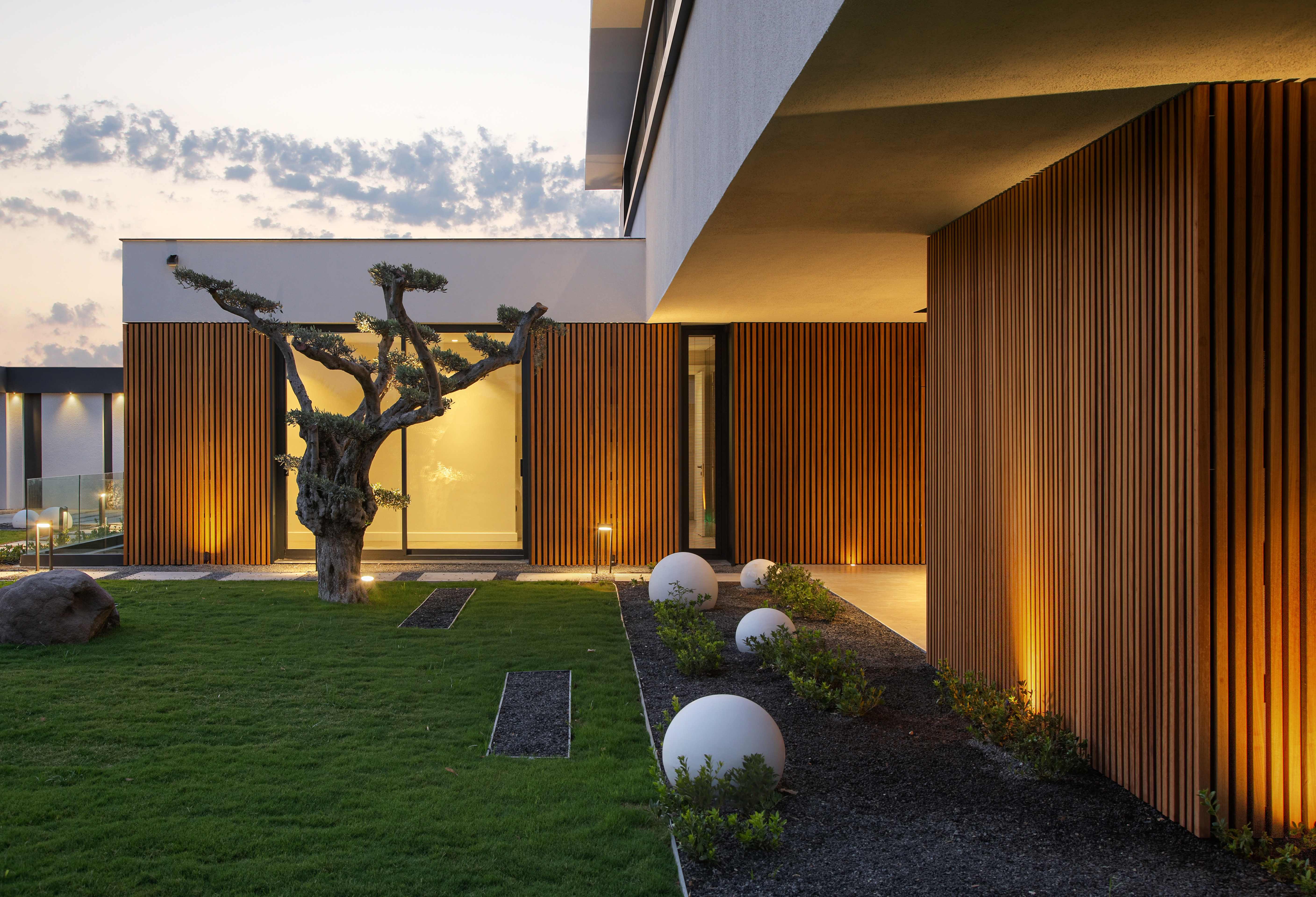 Mamurbaba / Nova-Ayous Güneş Kırıcı