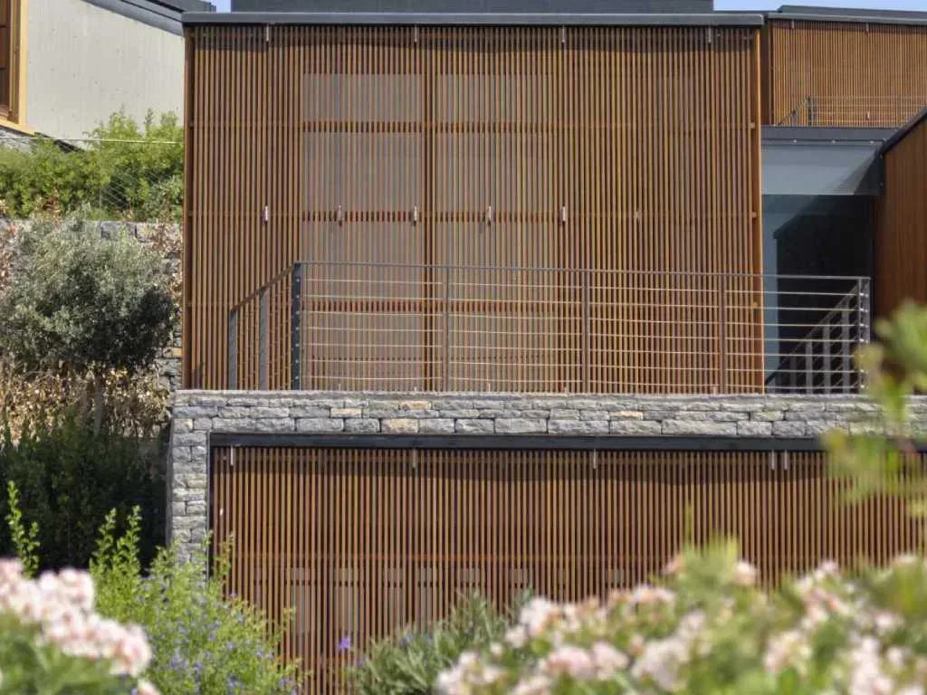 Nova-Iroko Sunshade