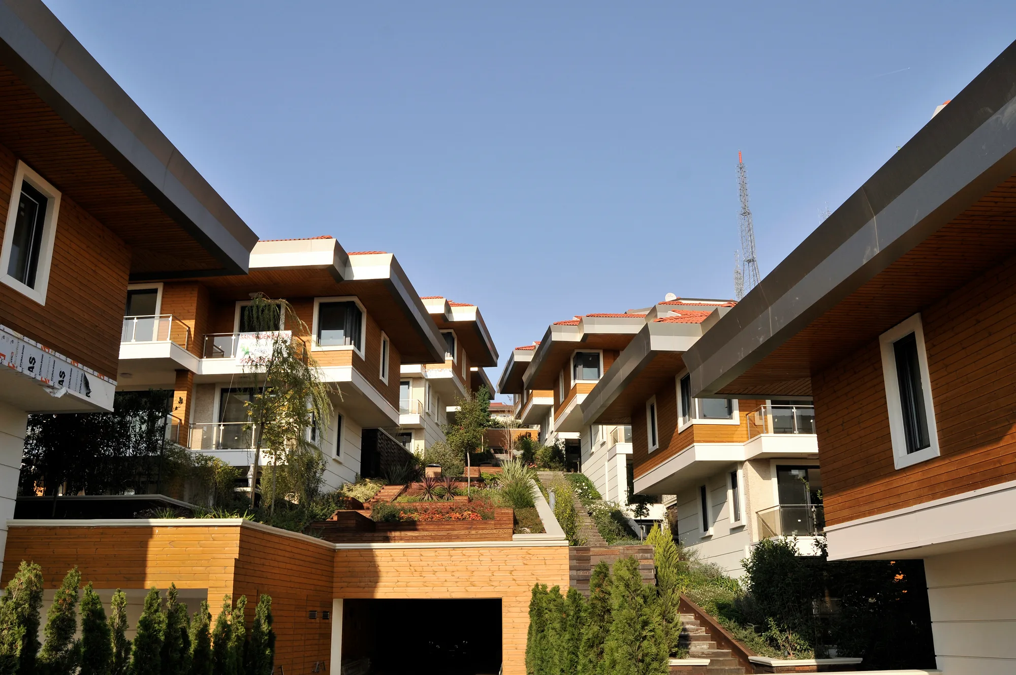 How to Renew the Exterior of Your Home with Wooden Facade Cladding?