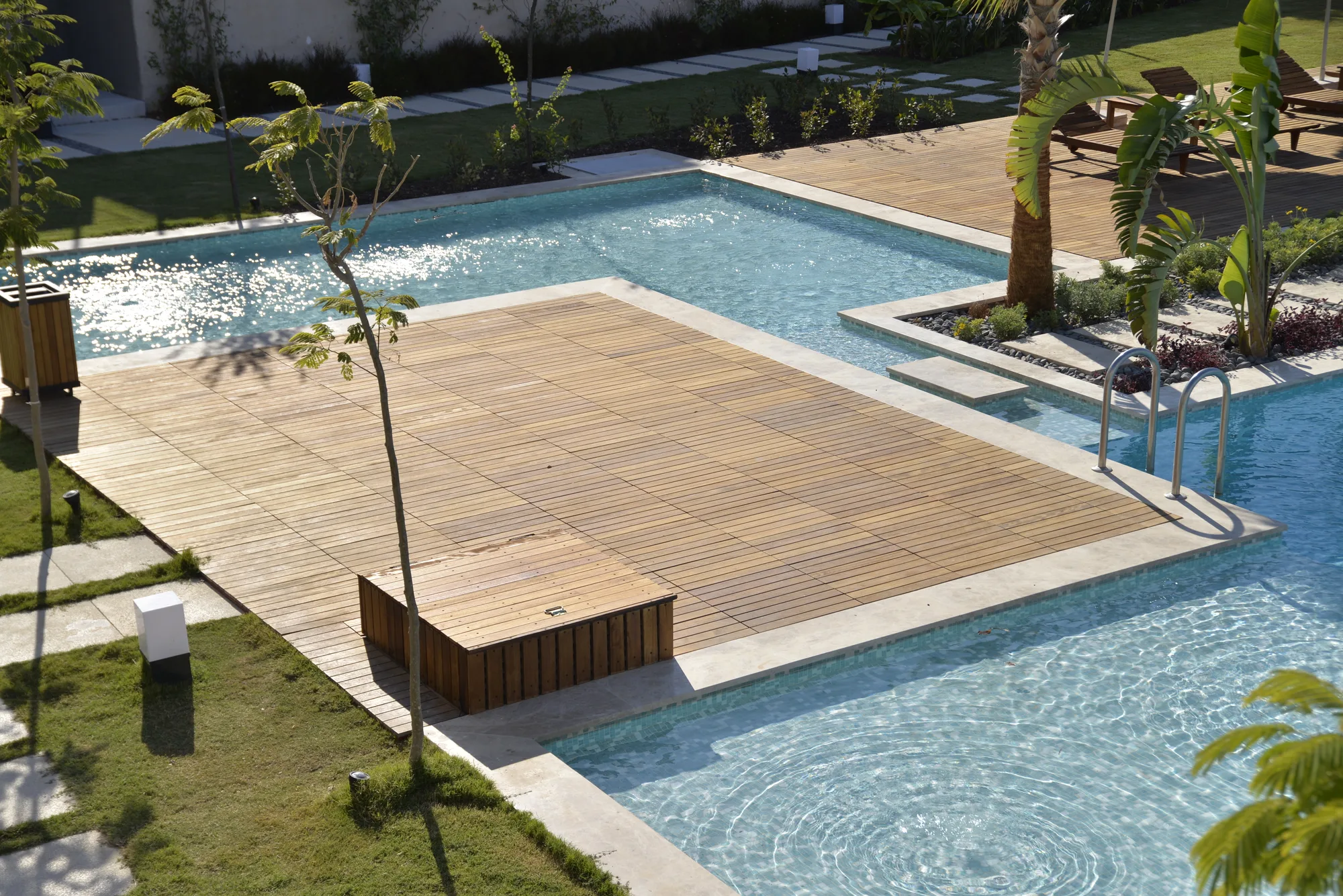 Why NovaThermowood Is Ideal for Pool Projects?