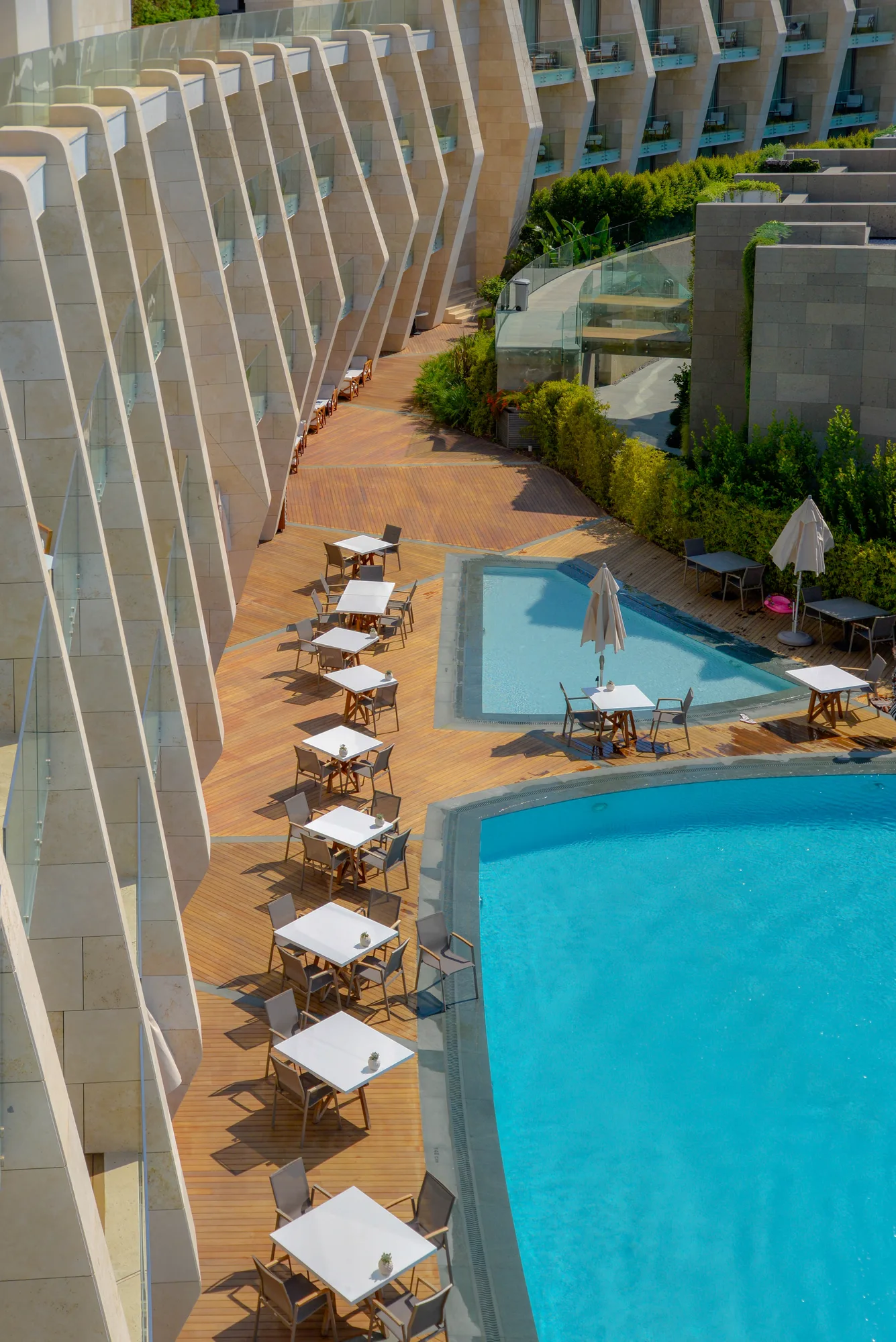 Swiss Hotel Resort 4