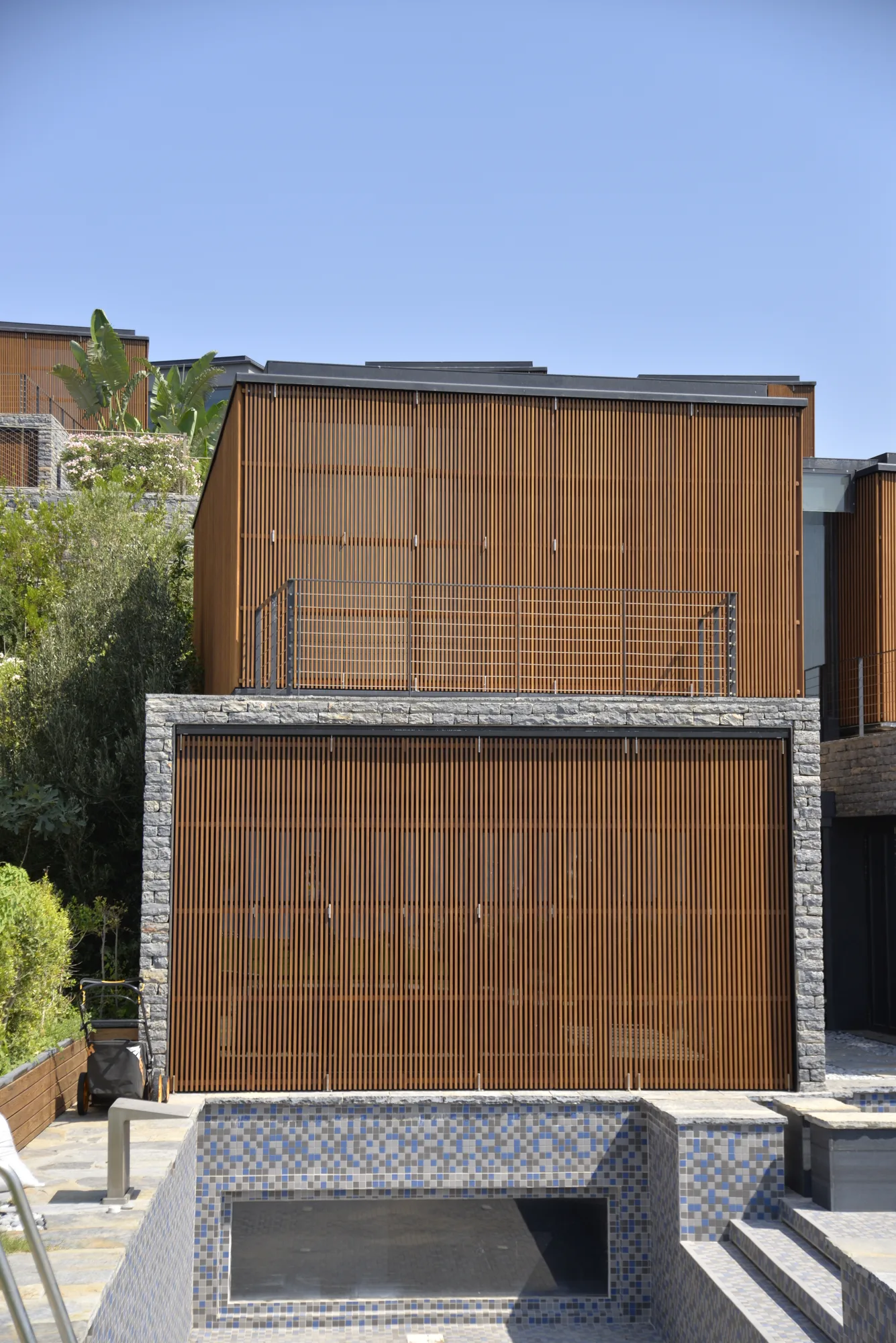 Nova-Iroko Sunshade 3